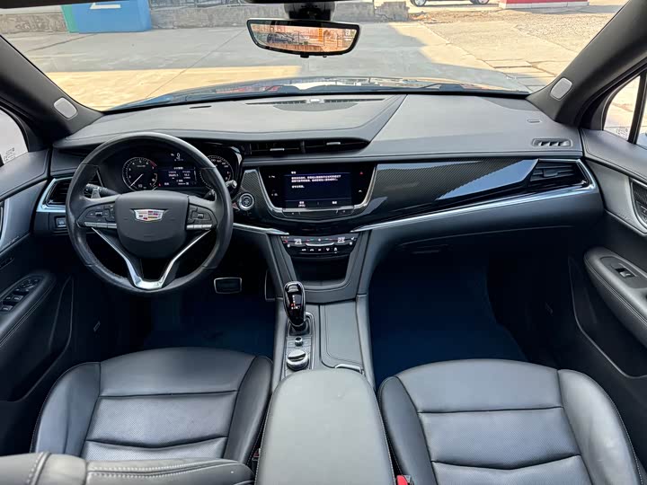 Фото 6 - Cadillac XT6