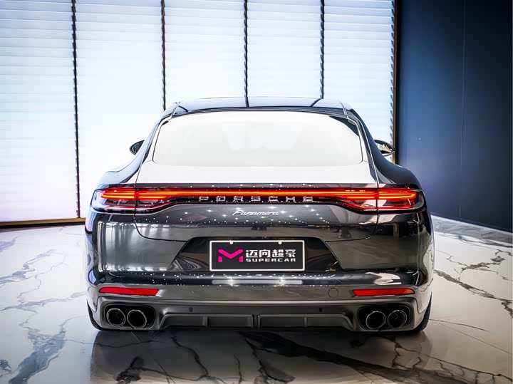 Фото 3 - Porsche Panamera