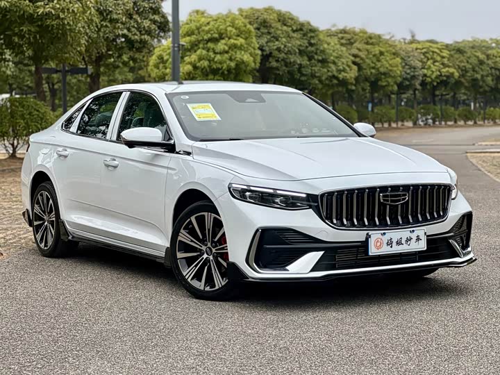 Фото 3 - Geely Preface