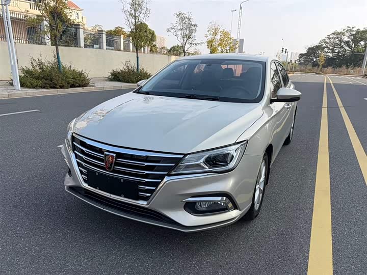 Фото 1 - Roewe i5