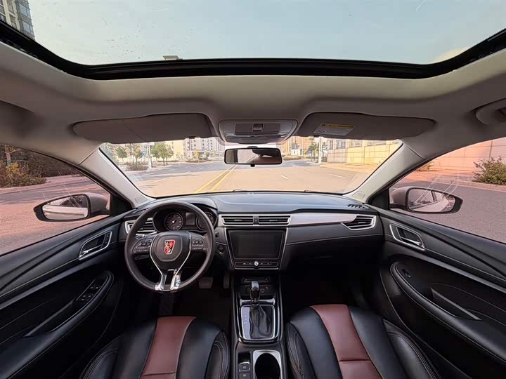 Фото 5 - Roewe i5