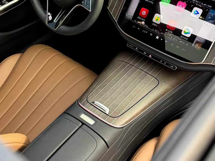 Фото 5 - Mercedes-Benz E-Class