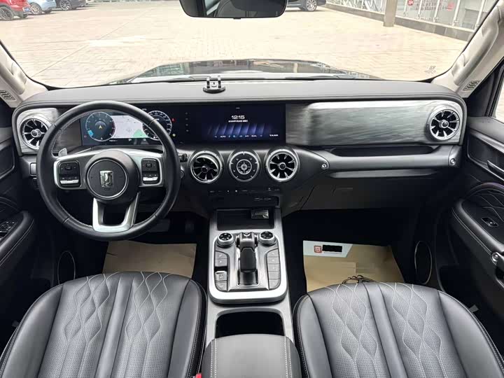 Фото 6 - Tank 300