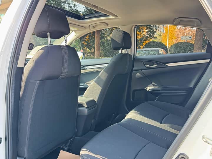 Фото 6 - Honda Civic