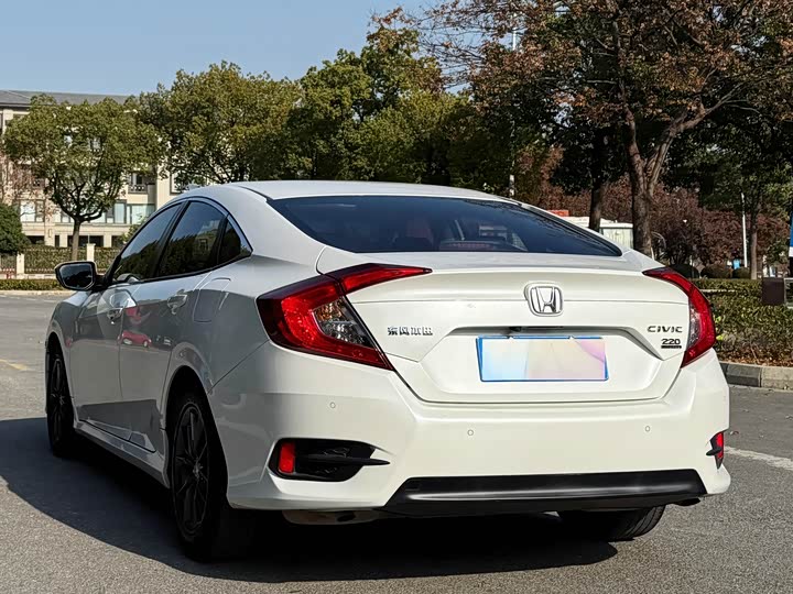 Фото 7 - Honda Civic