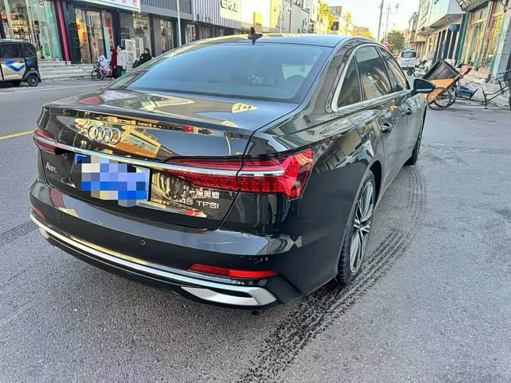 Фото 3 - Audi A6L