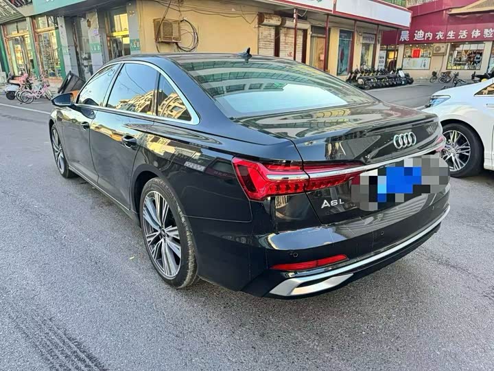 Фото 4 - Audi A6L