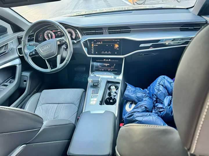 Фото 7 - Audi A6L