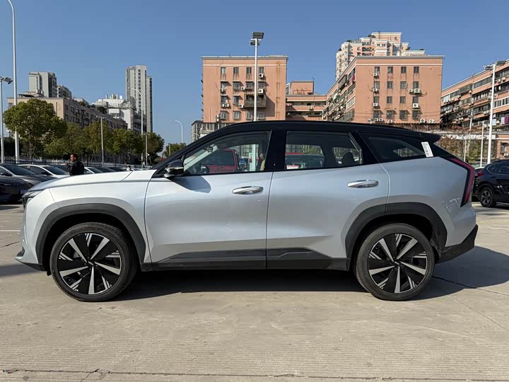 Фото 5 - Geely Atlas L