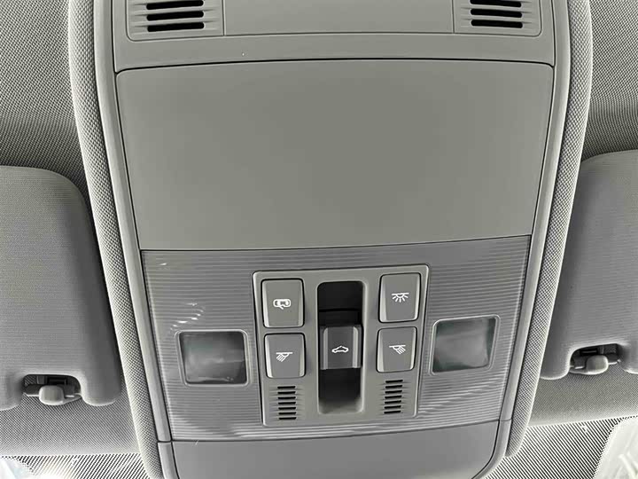 Фото 8 - Volkswagen Lavida