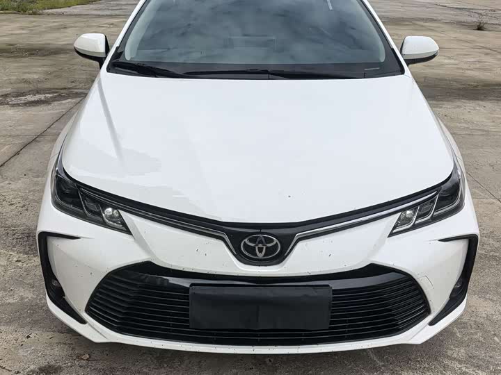 Фото 2 - Toyota Corolla