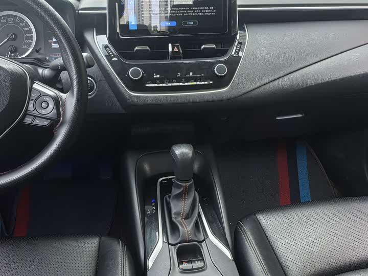 Фото 5 - Toyota Corolla