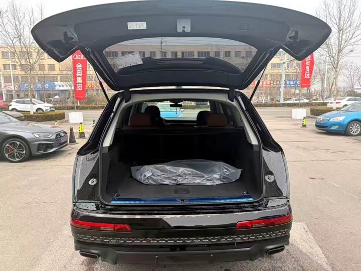 Фото 5 - Audi Q7