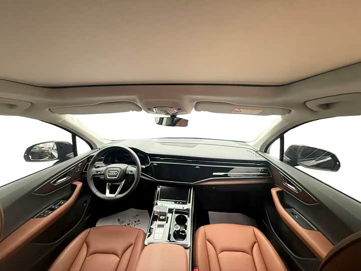 Фото 9 - Audi Q7