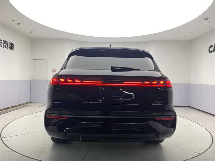 Фото 6 - Audi Q6