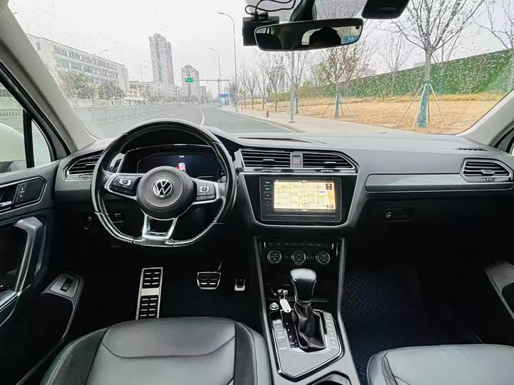 Фото 4 - Volkswagen Tiguan L Pro