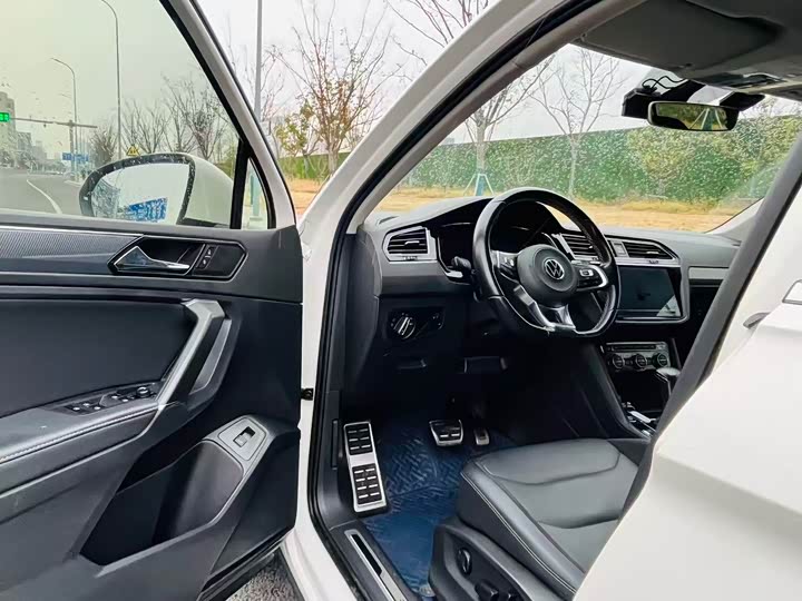 Фото 5 - Volkswagen Tiguan L Pro