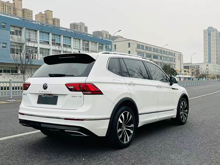 Фото 7 - Volkswagen Tiguan L Pro