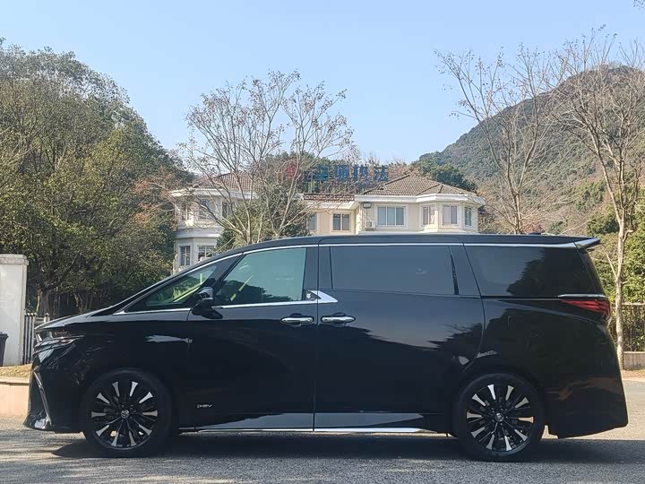 Фото 7 - Toyota Alphard