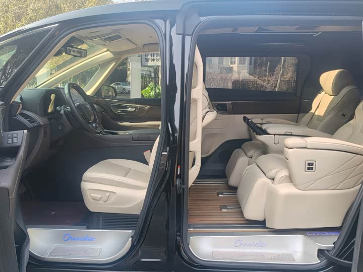 Фото 8 - Toyota Alphard