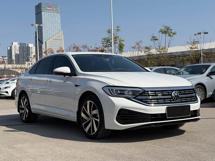 Фото 3 - Volkswagen Sagitar L