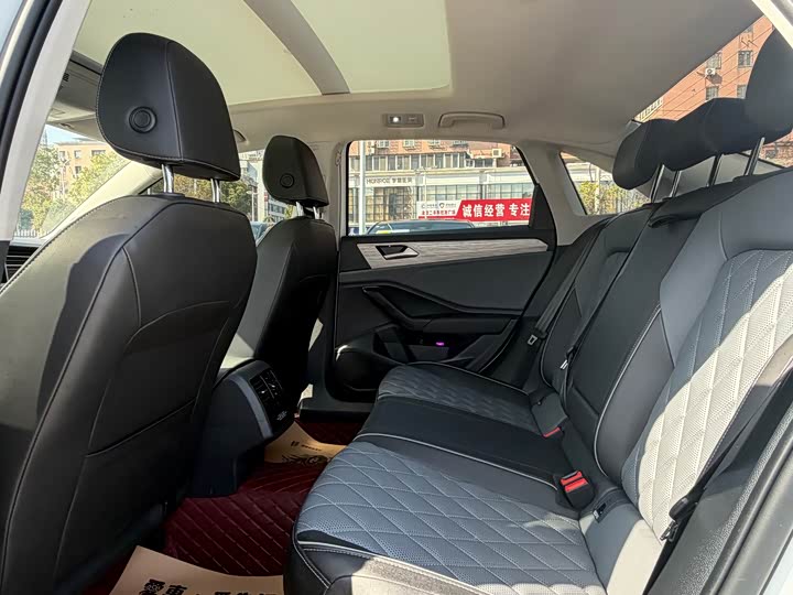 Фото 8 - Volkswagen Sagitar L