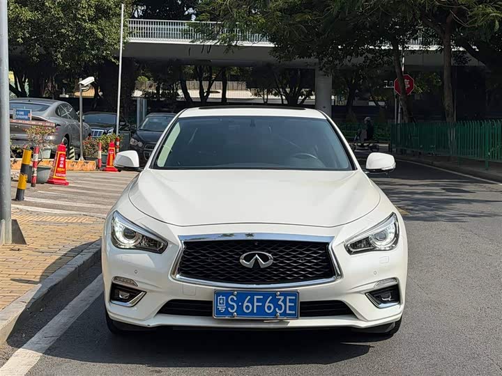 Фото 1 - Infiniti Q50L