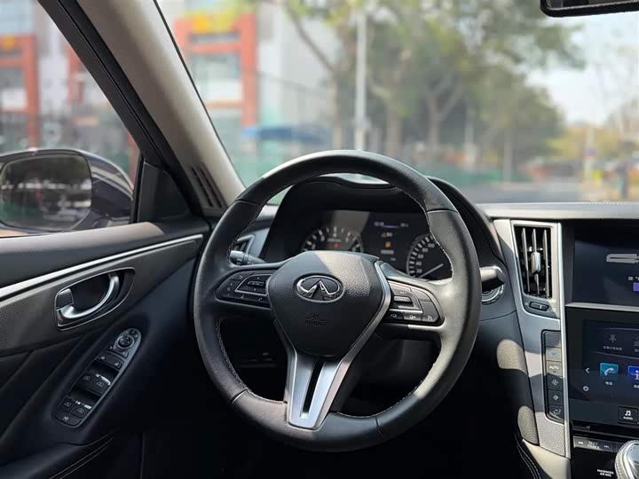 Фото 9 - Infiniti Q50L