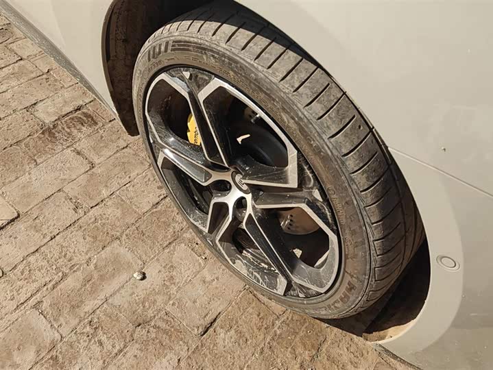 Фото 6 - Xiaomi SU7