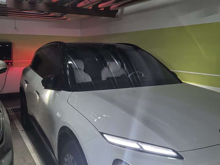 Фото 3 - Nio ES6