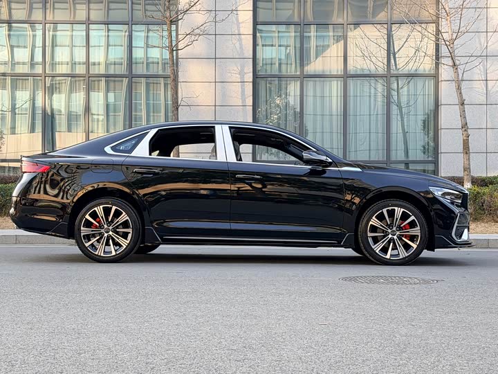 Photo 4 - Geely Preface