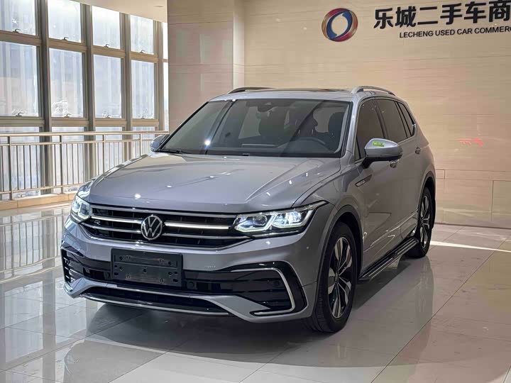 Фото 1 - Volkswagen Tiguan L Pro