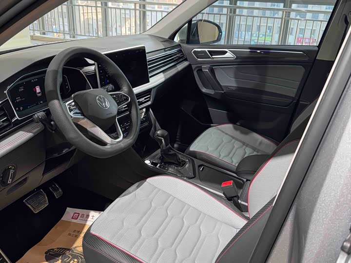 Фото 8 - Volkswagen Tiguan L Pro