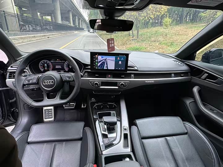 Фото 8 - Audi A4L