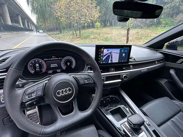 Фото 9 - Audi A4L