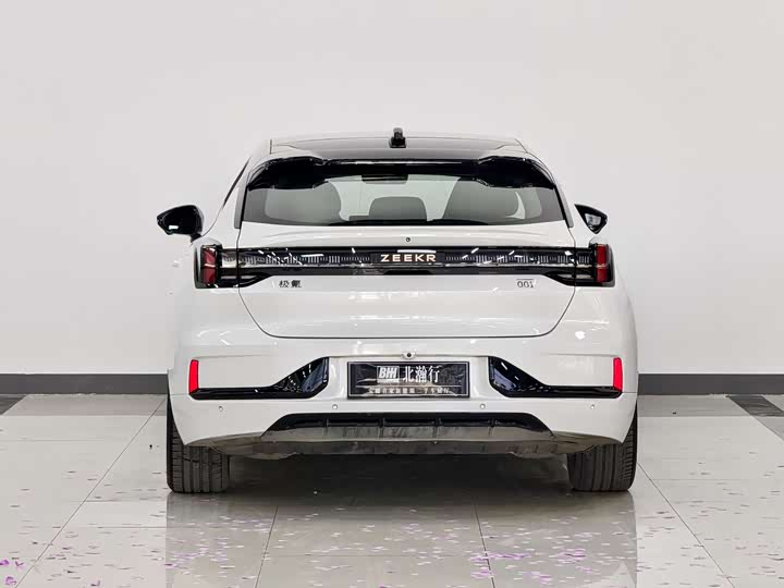 Фото 5 - Zeekr 001