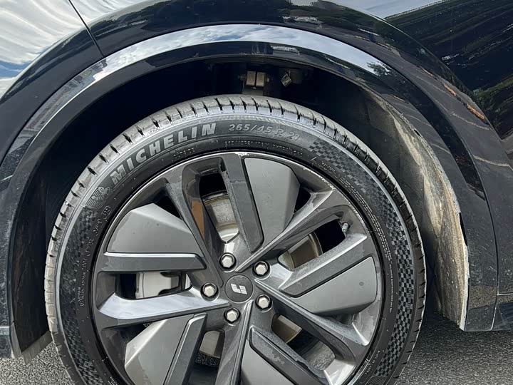 Фото 6 - LiXiang L9