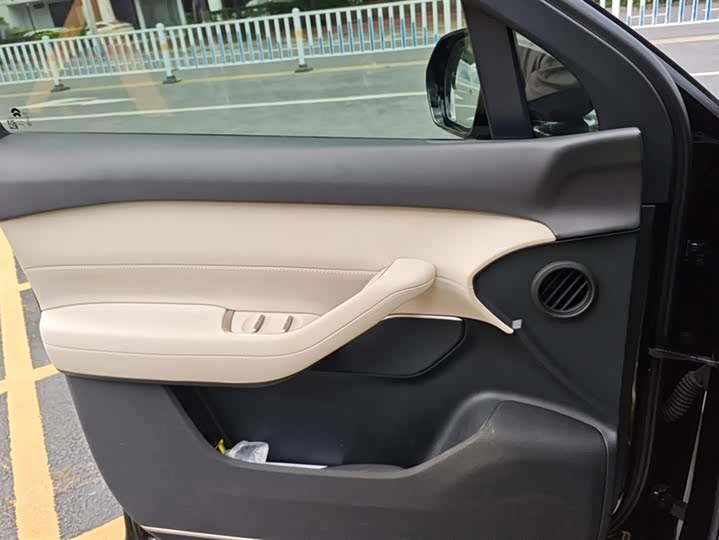 Фото 7 - Nio ES6