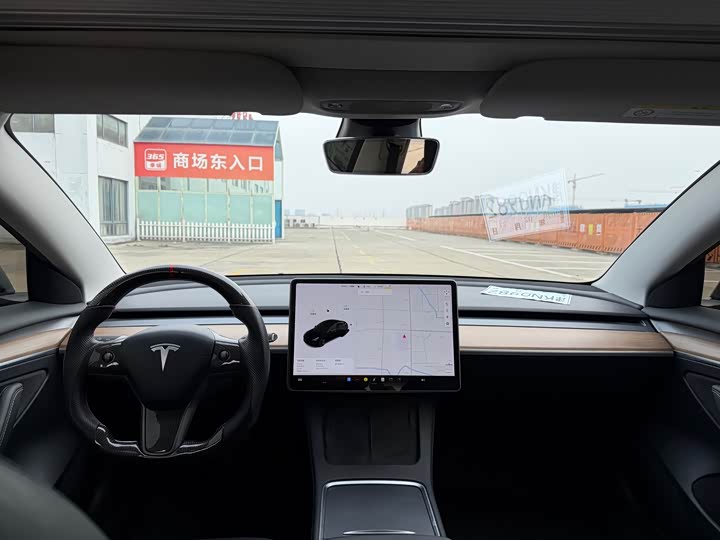 Фото 6 - Tesla Model 3