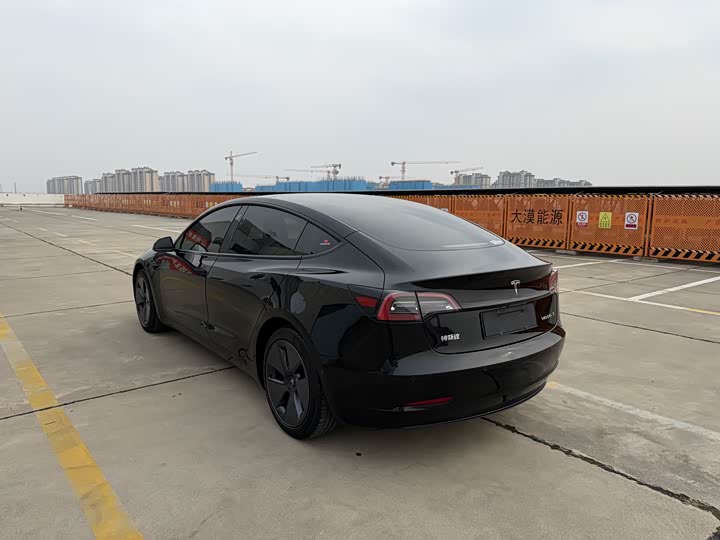 Фото 7 - Tesla Model 3