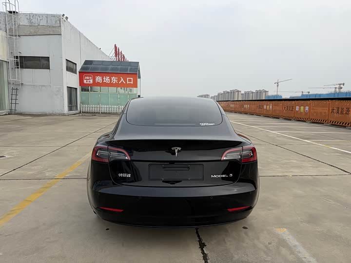 Фото 8 - Tesla Model 3