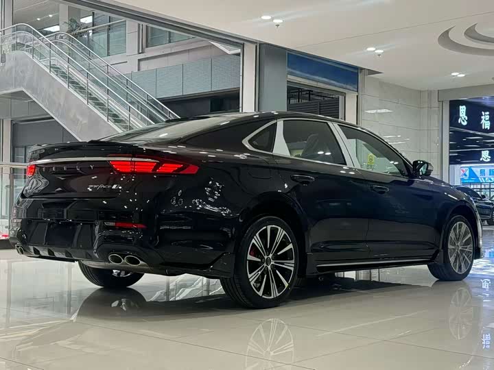 Фото 7 - Geely Preface