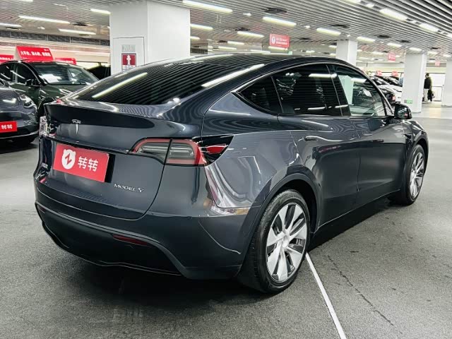 Фото 4 - Tesla Model Y