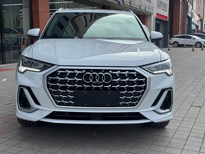 Фото 2 - Audi Q3