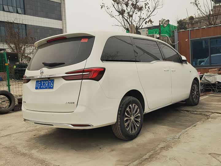 Фото 6 - Buick GL8 ES