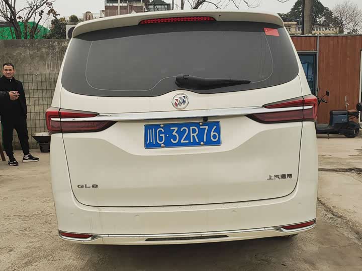 Фото 7 - Buick GL8 ES