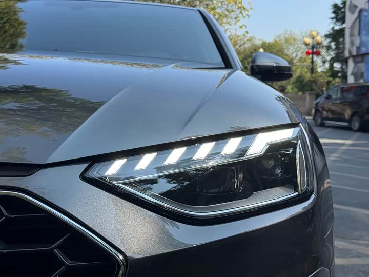 Фото 3 - Audi A4L