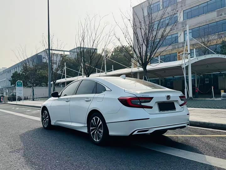 Фото 7 - Honda Accord