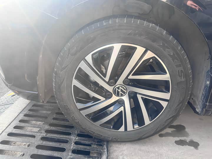 Фото 4 - Volkswagen Lavida