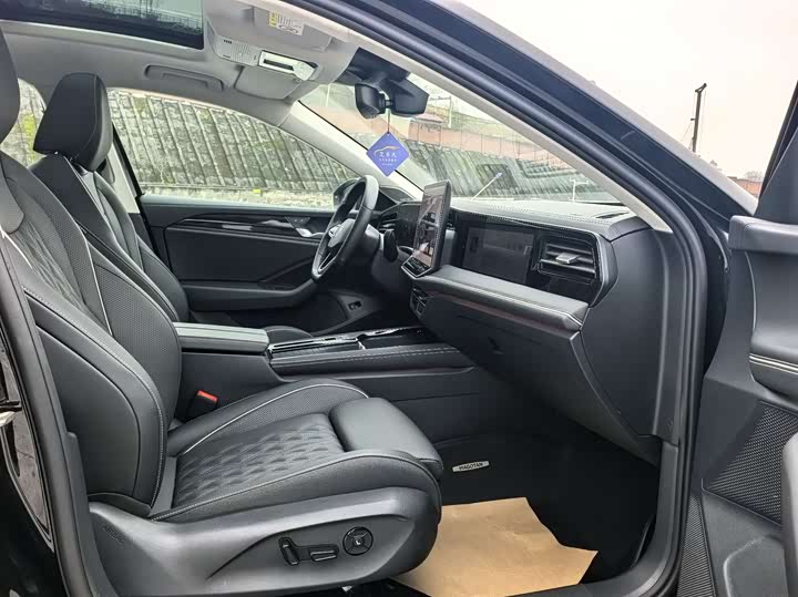 Фото 3 - Volkswagen Magotan